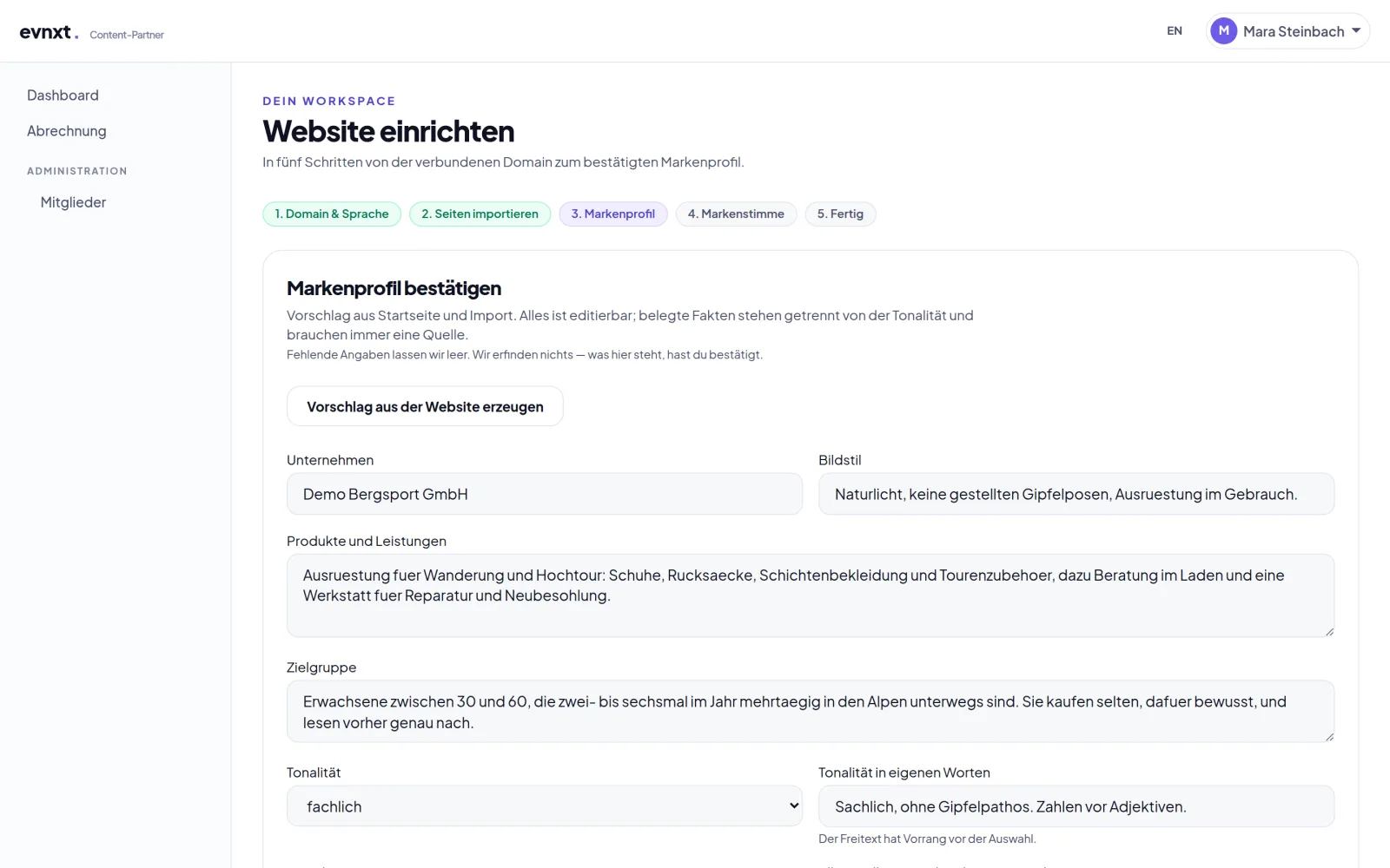 Schritt 3 des Einrichtungsassistenten „Markenprofil bestätigen“ mit den Feldern Unternehmen, Bildstil, Produkte und Leistungen, Zielgruppe und Tonalität